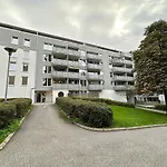 Fin Og Romslig Midt I Byen *