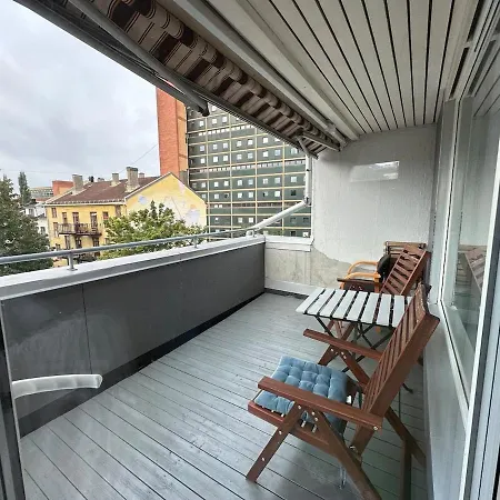 Apartment Fin Og Romslig Midt I Byen *